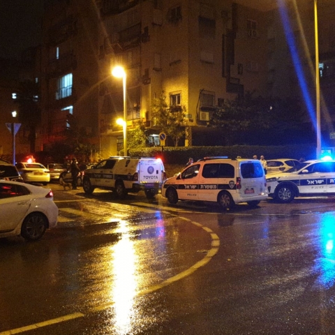 רימון הלם הונח בדלת דירה בשכונת אם המושבות - חדשות בפתח תקווה
