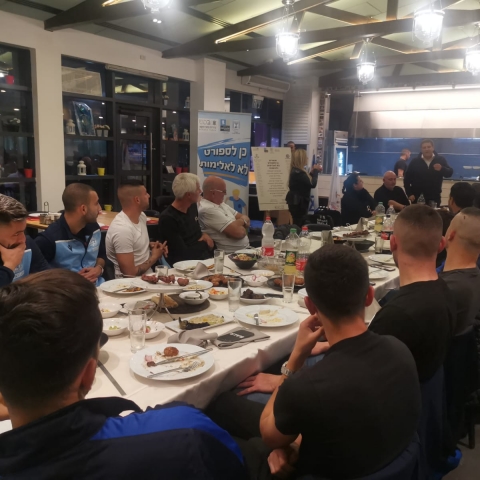 אמנה בין הפועל למכבי לקראת הדרבי ביום שני - ספורט בפתח תקווה