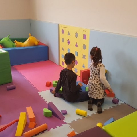 הפגנה וזעם  בקרב הורים לילדים מהחינוך המיוחד כנגד העירייה (וידיאו) - חינוך בפתח תקווה