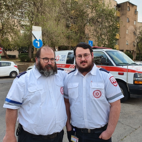 לאחר שהחלימו מנגיף הקורונה: האב והבן חזרו למד"א - חדשות בפתח תקווה