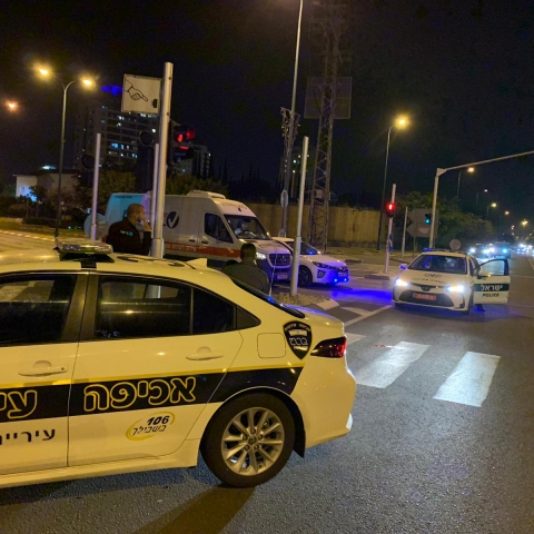 בשל פיגוע הטרור, תוגברו סיורי הביטחון ונפרסו מחסומים בכניסות לעיר - חדשות בפתח תקווה