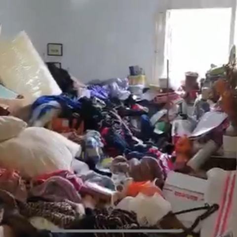 בתוך ערימות אשפה בבית בפתח תקווה נמצאה גופת אישה כבת 70 במצב ריקבון מתקדם - חדשות בפתח תקווה