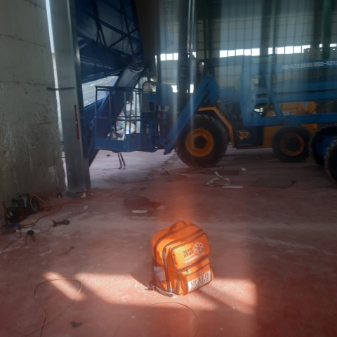 פועל נפצע בינוני לאחר שנפל בפיגום ברח' הרכבת בפתח תקווה - חדשות בפתח תקווה
