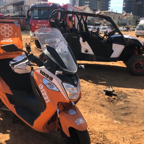 בן 27 התהפך עם טרקטורון ברח' הארז בפתח תקווה - מצבו בינוני - חדשות בפתח תקווה