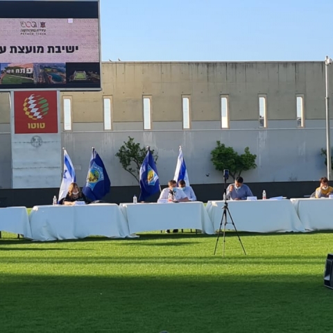הוסמכו 32 פקחים לסיוע באכיפת התקנות לשעת חירום בהתמודדות הרשות מול נגיף הקורונה - חדשות בפתח תקווה