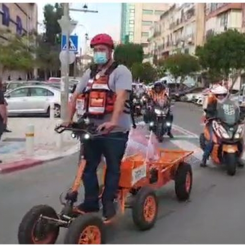 תהלוכה לכבוד ל"ג בעומר ברחבי פתח תקווה, (וידיאו) - חדשות בפתח תקווה