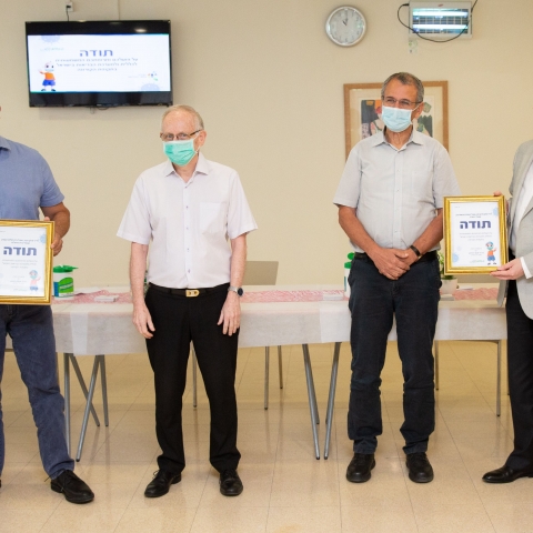 מנכ"ל שירותי בריאות כללית הודה לצוות בית חולים השרון על התגייסותו לטיפול בחולי קורונה - בריאות בפתח תקווה