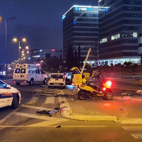 רוכב אופנוע נפצע קשה מאד בתאונת דרכים ברח' גהל פינת דרך אם המושבות בפתח תקווה (וידיאו) - חדשות בפתח תקווה