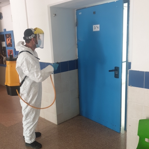 תלמיד בכיתה ג' נמצא חיובי לקורונה בבית ספר הדר שבכפר גנים בפתח תקווה - חינוך בפתח תקווה