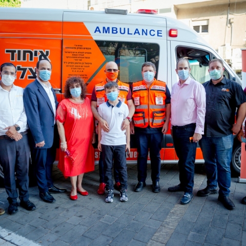 מקסים פסיק תרם אמבולנס לאיחוד הצלה לעילוי נשמתו של אביו - חדשות בפתח תקווה