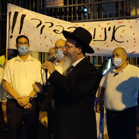 הרב מיכה הלוי נגד התקשורת והקהילה הלהט"בית: "יש בתוכנו משכב זכר, צריכים לטהר את הדברים הללו." - חדשות בפתח תקווה