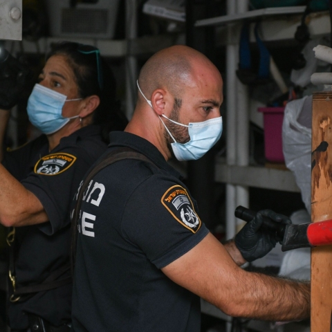 קצין בצה"ל גויס למשטרה והתחזה לעבריין, עשרות עצורים ובהם תושבי פתח תקווה שנעצרו בחשד לסחר באמל"ח - חדשות בפתח תקווה