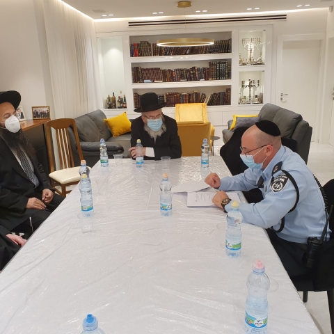 מפקד תחנת המשטרה החדש נפגש עם רבני הקהילות של פתח תקווה - קהילות בפתח תקווה