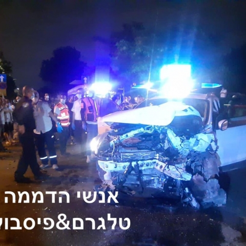 כמו בסרט אקשן: נסע בניגוד לתנועה, חצה צמתים באור אדום, פגע ברכב ונמלט רגלית - חדשות בפתח תקווה