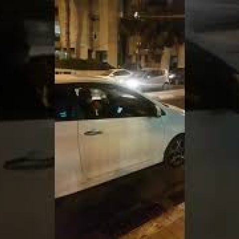 איים על מפגינים שישחט אותם ויצא בזול בבית המשפט (וידיאו) - חדשות בפתח תקווה
