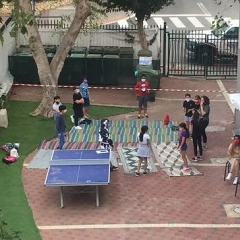  לא בכיתה ולא בזום, בחוץ! לימודים במרחבים הפתוחים - חינוך בפתח תקווה