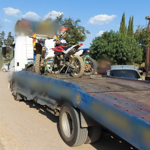 מבצע אכיפה נגד אופנועים ורכבי שטח:  בן 45 מפ"ת נעצר לאחר שרכב על אופנוע ללא רישיון, האופנוע הושבת - חדשות בפתח תקווה