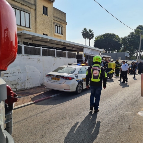 3 נפגעים קל בשריפה שפרצה בחצר בית פרטי ברח' יונה בפתח תקווה - חדשות בפתח תקווה