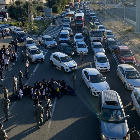 נחסם לתנועה כביש 4 ממחלף אלוף שדה למחלף אם המושבות בשני הכיוונים. - חדשות בפתח תקווה