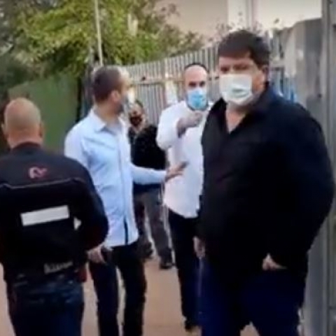 גרינברג מגבה עצמו בחוו"ד משפטית ומתכוון לסגור בתי ספר - חדשות בפתח תקווה