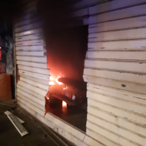  שריפות ב-2 מוקדים בפתח תקווה: בדירת מגורים ובחנות לתיקון אופניים במרכז העיר (וידיאו) - חדשות בפתח תקווה