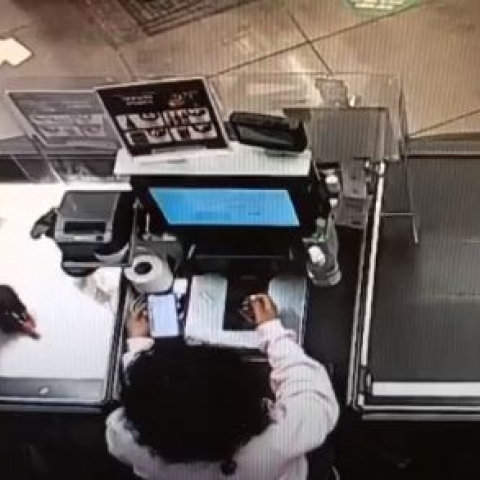 צפו: 5 מעשי שוד בחנויות נוחות ברחבי פתח תקווה (וידיאו) - חדשות בפתח תקווה