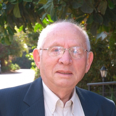 הלך לעולמו, ניצול השואה יהודה שטרנפלד, יקיר העיר ומדליק משואה ביד ושם. - קהילות בפתח תקווה