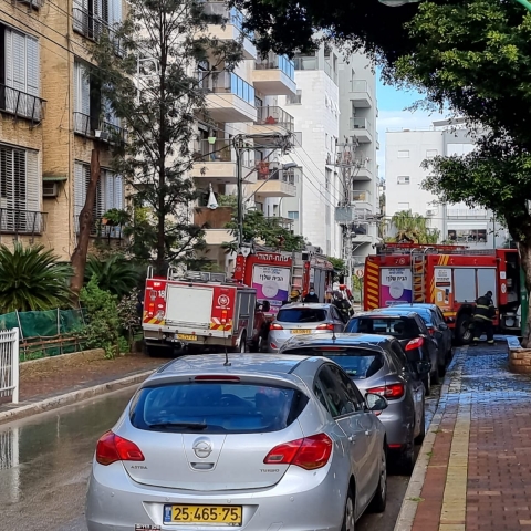 מכשיר חימום גרם לשריפה בחדר מקלחת בבניין מגורים ברח' פיירברג בפתח תקווה - חדשות בפתח תקווה