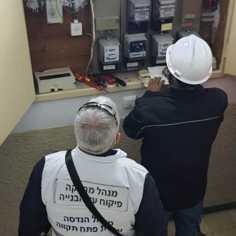  ספק חוקי: זרם החשמל נותק ל-24 יחידות דיור לא חוקיות - חדשות בפתח תקווה
