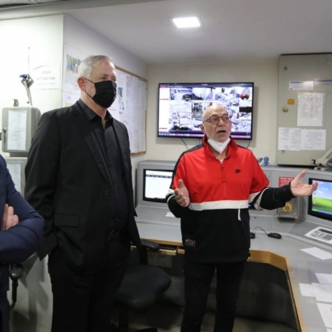 ראש הממשלה החליפי בני גנץ ביקר בקניון הגדול - חדשות בפתח תקווה