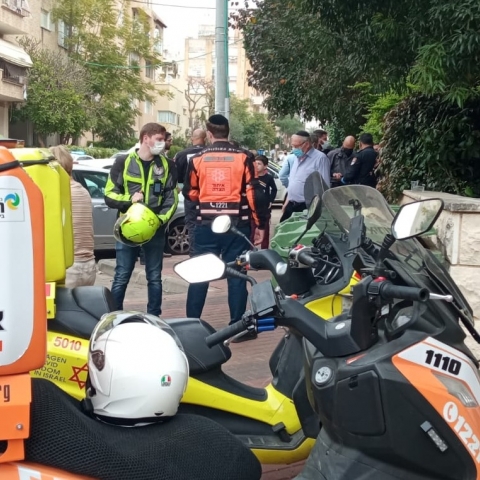 אישה הותקפה ברח' הרב קוק בפתח תקווה - חדשות בפתח תקווה