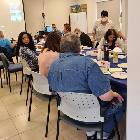 גיורא נחום בטקס הרמת כוסית בבית ההסתדרות:  אנו יוצאים לאור, לחרות ולתקווה - חדשות בפתח תקווה