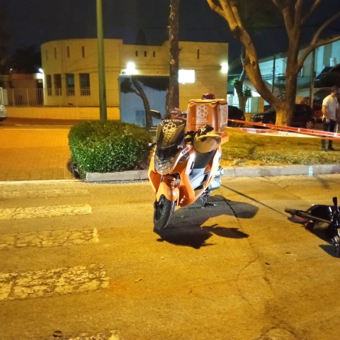 רוכב קורקינט חשמלי נפצע קשה ברח' אלכסנדר זייד בפתח תקווה - חדשות בפתח תקווה