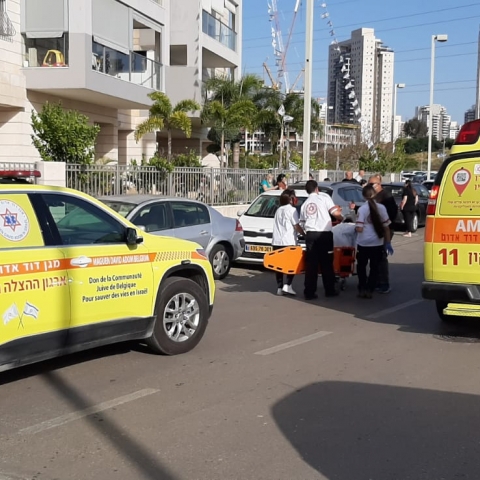 בן 15 שרכב על אופניים חשמליים, נפצע לאחר שהתנגש בעמוד - חדשות בפתח תקווה
