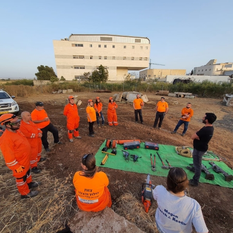 לאחר כשנה כמעט ללא אימונים בשל הקורונה, חזרה השבוע יחידת החילוץ העירונית לשגרת האימונים - חדשות בפתח תקווה