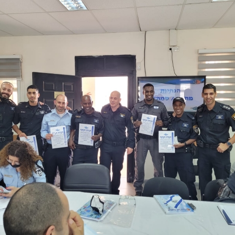 פרצו לחנות חומרי בניין, אך לא בנו על זה שילכדו אותם - חדשות בפתח תקווה