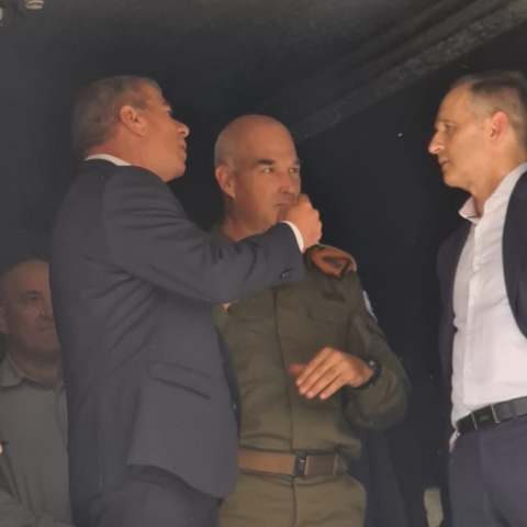 שרי החוץ של גרמניה, צ'כיה וסלובקיה מבקרים במקום פגיעת הטיל בפתח תקווה (וידיאו) - חדשות בפתח תקווה