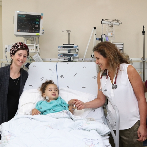 מחוברים בגופם:  אמא ל-5  תרמה את כלייתה לילד בן שנתיים שלא הכירה, לכבוד יום הולדתה ה-40 - בריאות בפתח תקווה