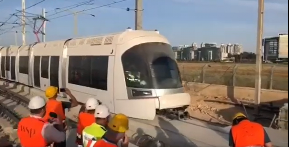 הרכבת הקלה יצאה לנסיעת מבחן ראשונה בפתח תקווה (וידיאו) - תחבורה בפתח תקווה