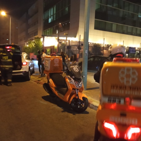שריפה בחניון תת קרקעי, אולם אירועים סמוך פונה מאורחיו - חדשות בפתח תקווה