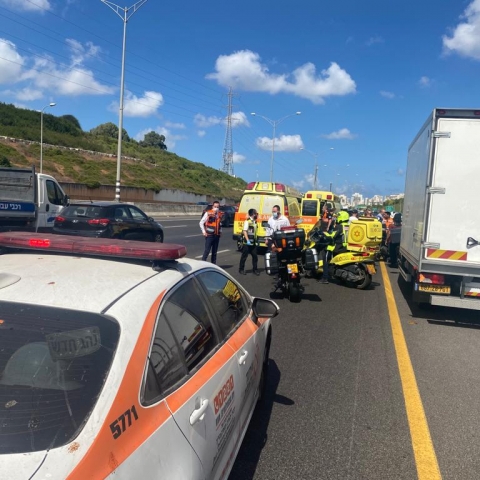 נהג רכב איבד את הכרתו תוך כדי נסיעה בכביש 471 בסמוך למחלף זרובבל. - חדשות בפתח תקווה