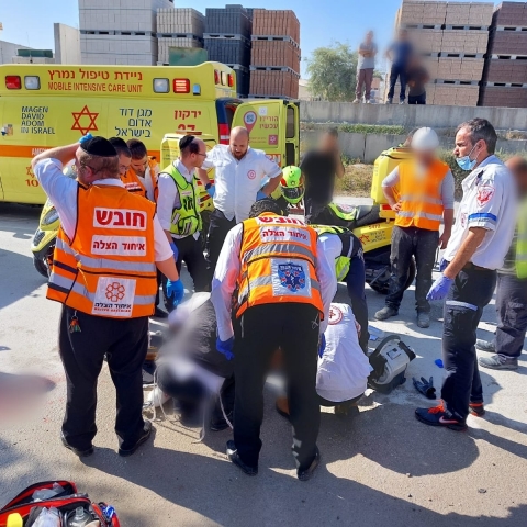 רוכב אופנוע מפתח תקווה נהרג בתאונת דרכים באזור תעשייה "תעשיון חצב" שבין נחשונים לראש העין - חדשות בפתח תקווה