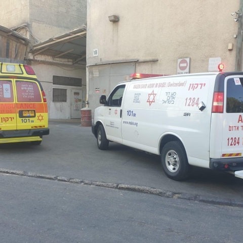 כף ידו של פועל נקטעה במהלך עבודתו במפעל ברחוב גולדנהירש בפתח תקווה - חדשות בפתח תקווה