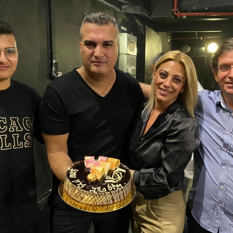אמש בהיכל התרבות: מופע וחגיגת יום הולדת לרון שובל (וידיאו) - תרבות ופנאי בפתח תקווה