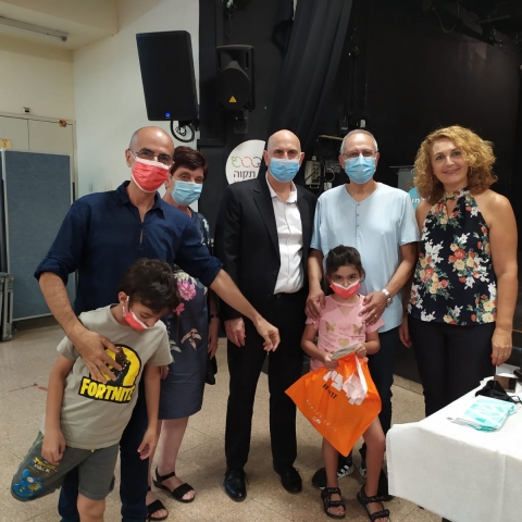 עמותת איל"ן העניקה מלגות לימודים לתלמידים תושבי פ"ת המתמודדים עם מוגבלויות פיזיות - חינוך בפתח תקווה