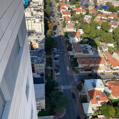 חברה שאיחרה במועד מסירת דירה ברח' כץ בפתח תקווה, תשלם לרוכשים פיצוי בסך עשרות אלפי שקלים - בנייה ונדל"ן בפתח תקווה