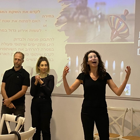 הדלקת נרות חנוכה של נשות מועצת הנשים העירונית בבית שיח נשים - קהילות בפתח תקווה