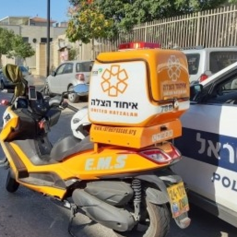 "התלמידים מצאו אותו שרוע על ההגה" - חדשות בפתח תקווה