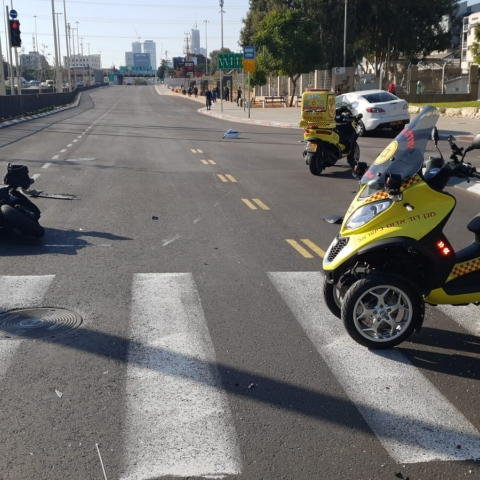 המשטרת חוקרת תאונה שבה נפצע רוכב  אופנוע באורח בינוני - חדשות בפתח תקווה