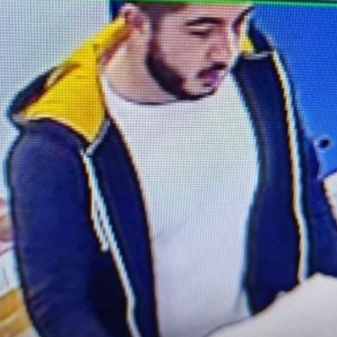התחזה לשליח ולקח חבילה בשווי של 25,000 ש"ח מחנות ריגול בסגולה. - חדשות בפתח תקווה
